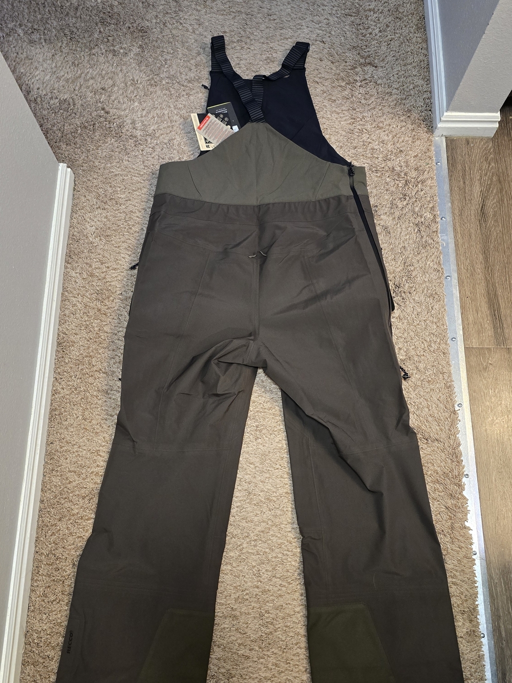 Ski Pants Mountain Hardwear Olive Green GORE-TEX Cargo Bib Pants ***Brand New*** - Picture 4 of 7